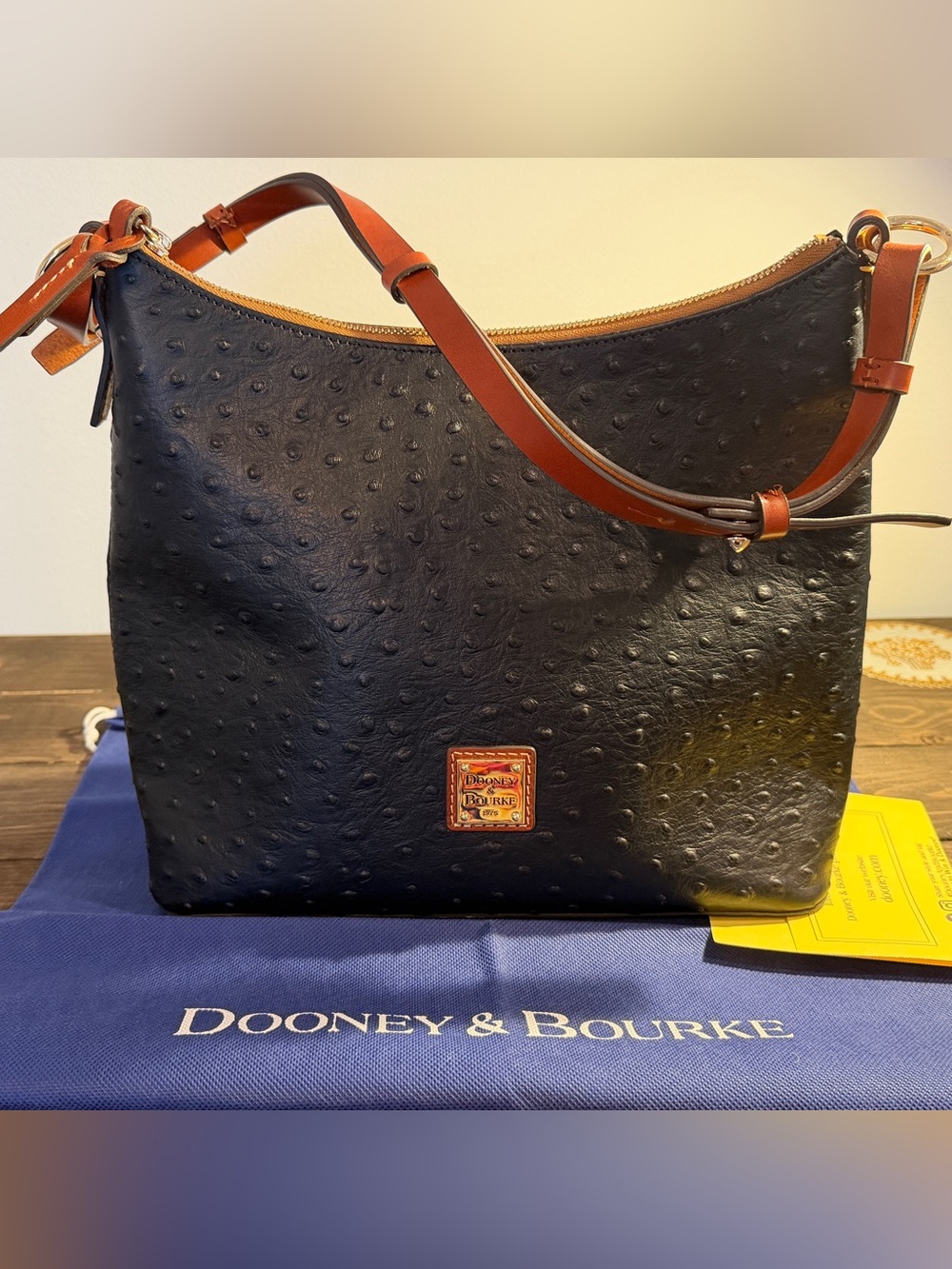 Dooney&Bourke Ostrich Embossed Leather Hobo Shoulder Bag Black/British Tan-EUC